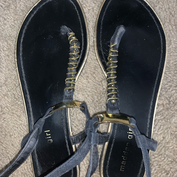 Shoes - Picture 4 of 5